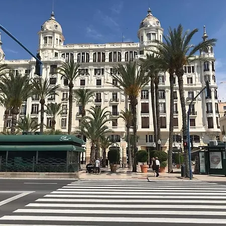 Estudio De Lujo Casaturis En El Corazon De A114 * Alicante