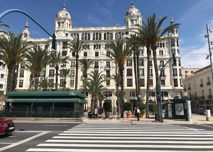 Estudio De Lujo Casaturis En El Corazon De A114 * 阿利坎特