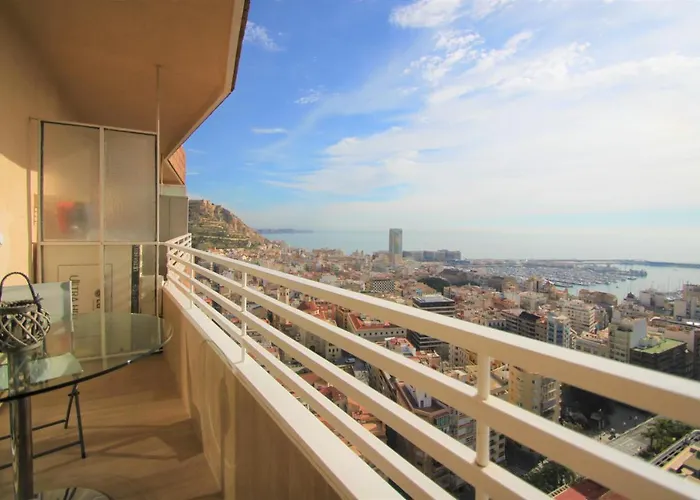 Estudio De Lujo Casaturis En El Corazon De A114 * 阿利坎特